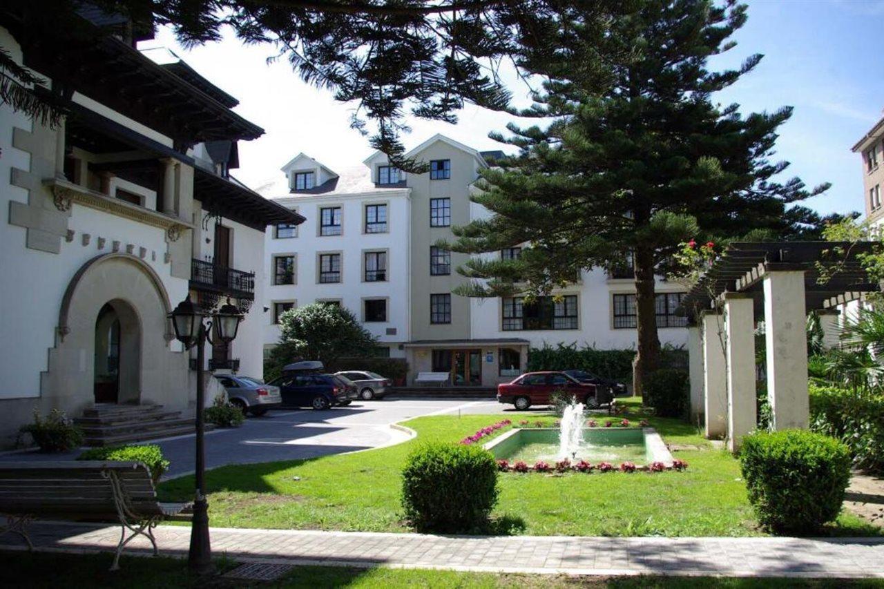 Palacio Arias Navia Luaran gambar