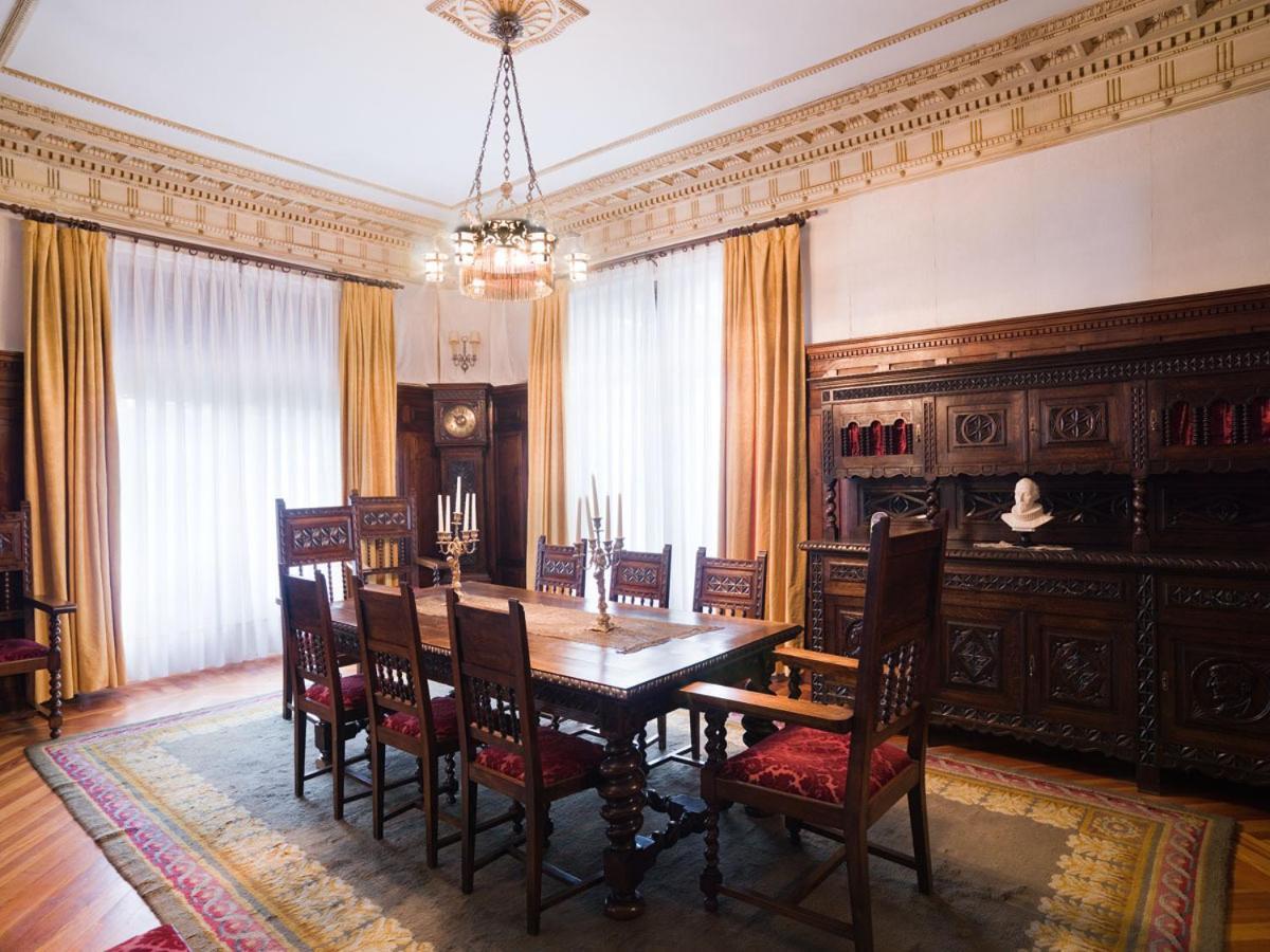 Palacio Arias Navia Luaran gambar