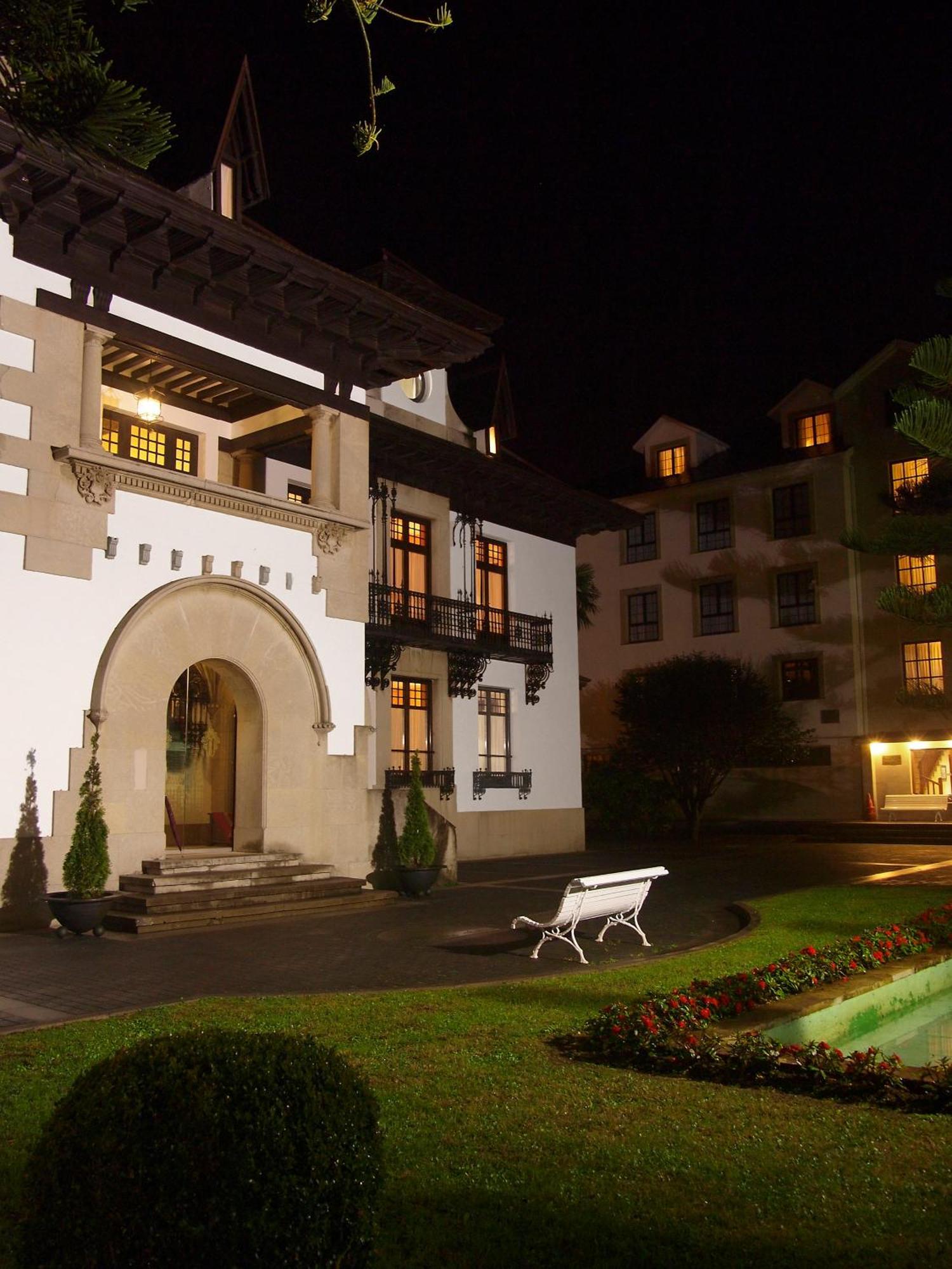 Palacio Arias Navia Luaran gambar