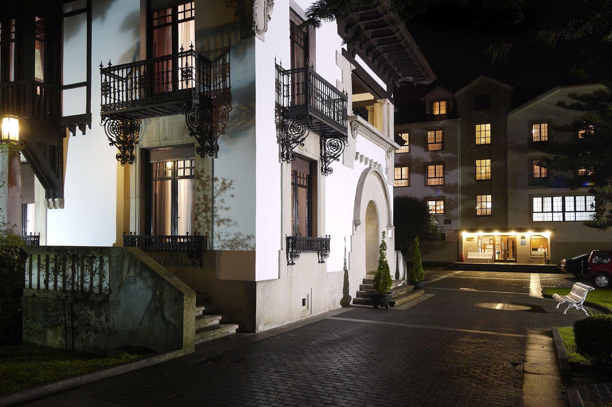 Palacio Arias Navia Luaran gambar