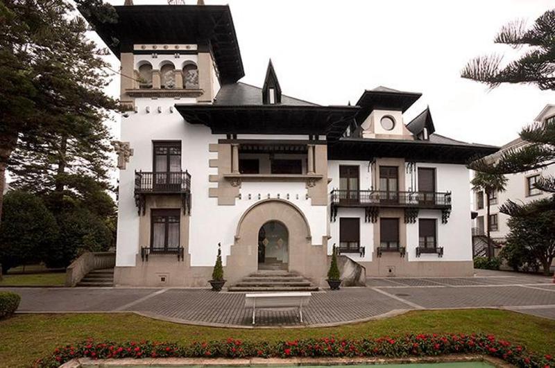 Palacio Arias Navia Luaran gambar